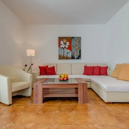 Apartments Tamar Jelsa  Extérieur photo
