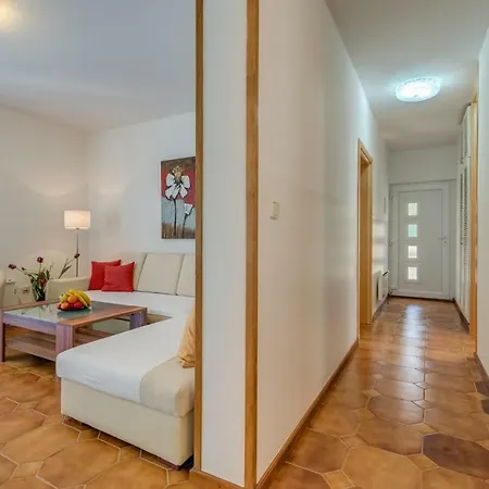 Apartments Tamar Jelsa  Extérieur photo