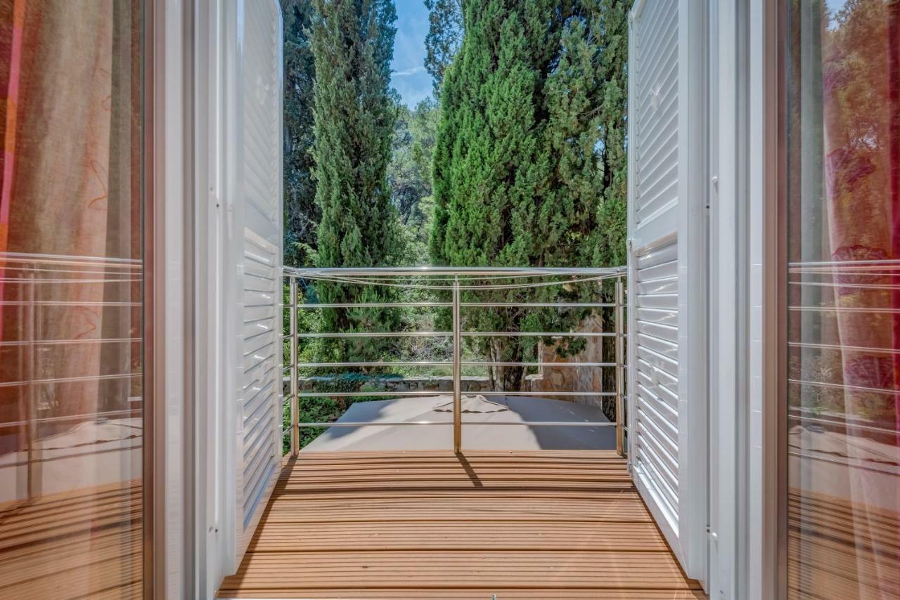 Tamar * Jelsa (Hvar)
